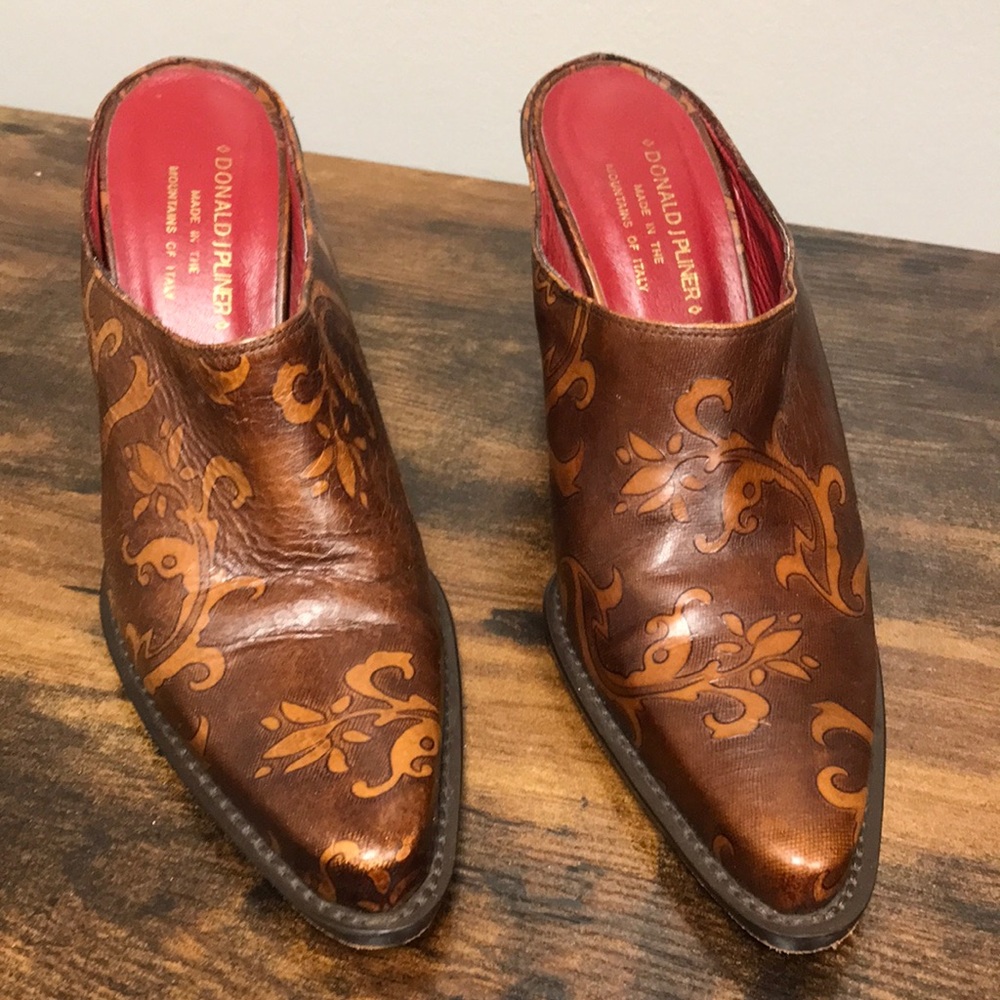 Donald J. Pliner "Perlie" Leather Mules